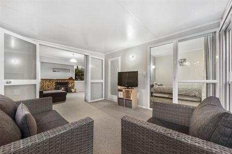 Photo of property in 2/300 Rangatira Road, Beach Haven, Auckland, 0626