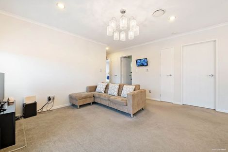 Photo of property in 1 Sunshine Lane, Flat Bush, Auckland, 2019