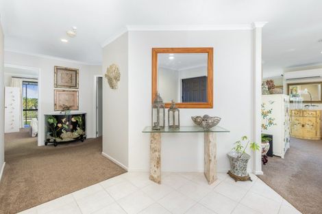 Photo of property in 72 Kittiwake Drive, Schnapper Rock, Auckland, 0632