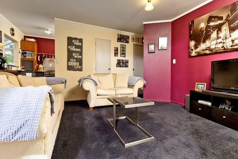 Photo of property in 13a Becroft Drive, Forrest Hill, Auckland, 0620