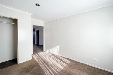 Photo of property in 93 Farquhar Road, Glendene, Auckland, 0602