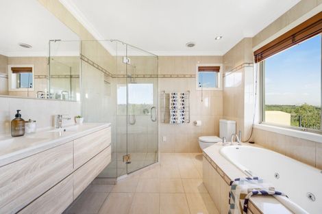 Photo of property in 204 Broomfields Road, Whitford, Howick, 2571