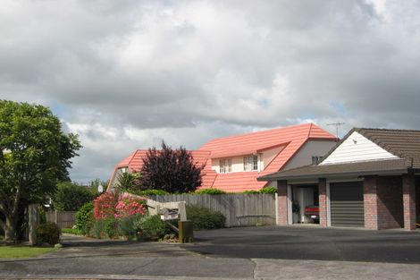 Photo of property in 28 Perotti Place, Conifer Grove, Takanini, 2112