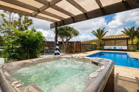 Photo of property in 585 Inland Road, Helensville, 0875