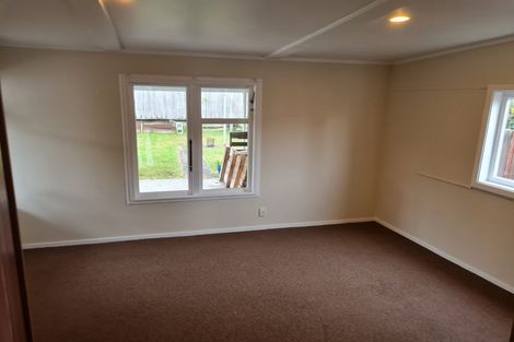 Photo of property in 3 Links Road, New Lynn, Auckland, 0600