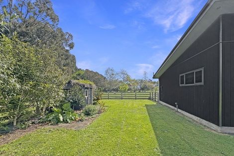 Photo of property in 646 No 2 Line, Fordell, 4572