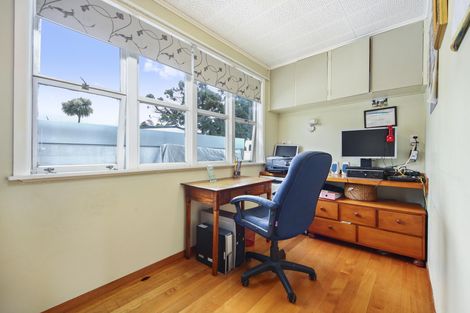 Photo of property in 12 Kereru Street, Henderson, Auckland, 0612