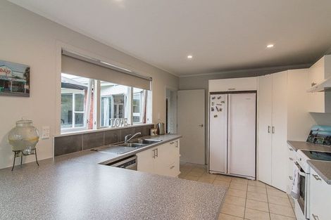 Photo of property in 16 Percival Road, Paraparaumu Beach, Paraparaumu, 5032
