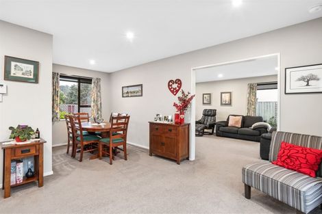 Photo of property in 6 Briarmont Street, Avondale, Christchurch, 8061