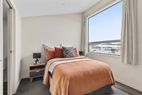 Photo of property in 9/2 Stone Street, Miramar, Wellington, 6022