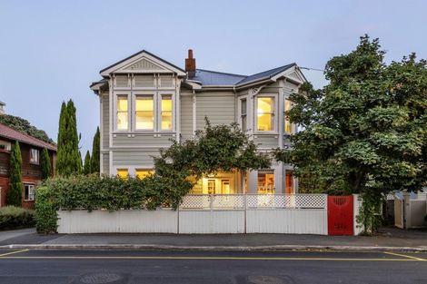 Photo of property in 54 Hobson Street, Thorndon, Wellington, 6011