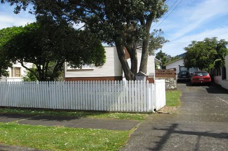 Photo of property in 10 Koru Street, Mangere Bridge, Auckland, 2022
