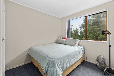 Photo of property in 22 Peterhouse Place, West Harbour, Auckland, 0618