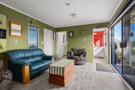 Photo of property in 159 Pukehina Parade, Pukehina, Te Puke, 3189