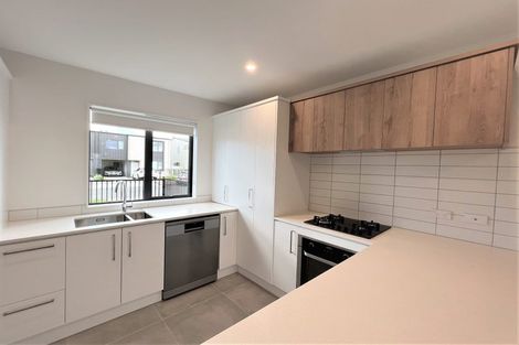 Photo of property in 27 Whimbrel Road, Flat Bush, Auckland, 2019