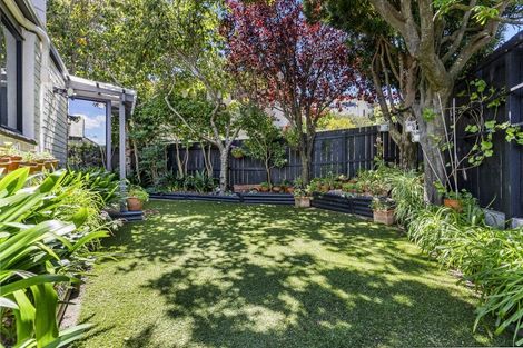 Photo of property in 2/52 Hattaway Avenue, Bucklands Beach, Auckland, 2012