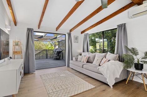 Photo of property in 1/25 Savoy Road, Glen Eden, Auckland, 0602