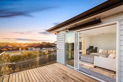 Photo of property in 2 Tauwaka Crescent, Riverhead, 0820