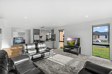 Photo of property in 14 Bill Harvey Drive, Halswell, Christchurch, 8025