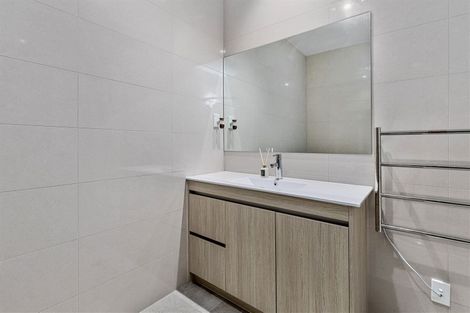 Photo of property in 25 Sunshine Boulevard, Sunnyvale, Auckland, 0612