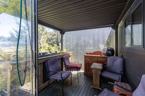 Photo of property in 54 Rotomanu Rise, Western Lake, Featherston, 5773