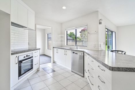 Photo of property in 22 Woodlands Drive, Havelock North, 4130