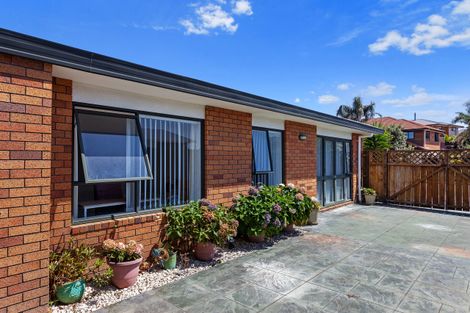 Photo of property in 1 The Glebe, Coastlands, Whakatane, 3120