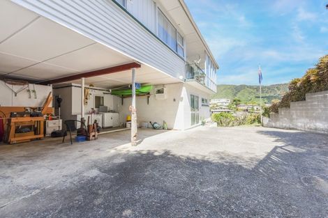 Photo of property in 10 Seaview Crescent, Picton, 7220