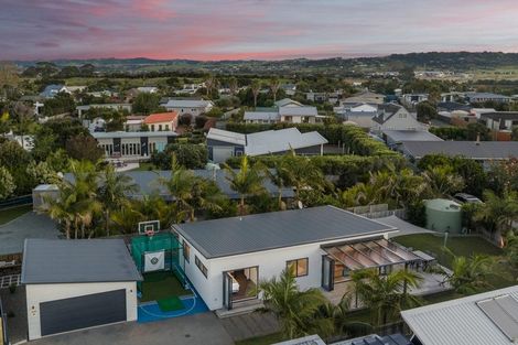 Photo of property in 18 Seabreeze Road, Mangawhai Heads, Mangawhai, 0505