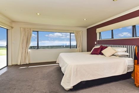 Photo of property in 1880 South Head Road, South Head, Helensville, 0874