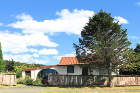 Photo of property in 22 Gentian Street, Timberlea, Upper Hutt, 5018
