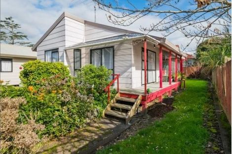 Photo of property in 2/20 Ocean View Road, Northcote, Auckland, 0627