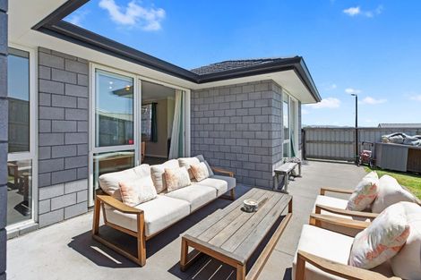 Photo of property in 84 Bert Wall Drive, Omokoroa, 3114