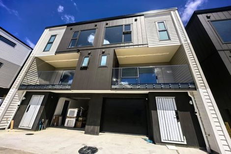 Photo of property in 4/4024 Great North Road, Glen Eden, Auckland, 0602