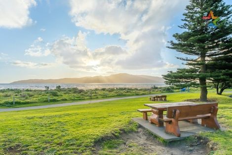 Photo of property in 17 Nathan Avenue, Paraparaumu Beach, Paraparaumu, 5032