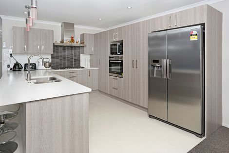 Photo of property in 16a Cedar Heights Avenue, Massey, Auckland, 0614