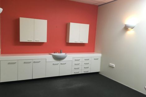 Photo of property in 4/9 Broderick Road, Johnsonville, Wellington, 6037