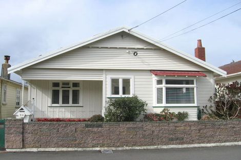 Photo of property in 32 Palm Avenue, Lyall Bay, Wellington, 6022