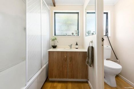 Photo of property in 5/8 West Lynn Road, Titirangi, Auckland, 0604