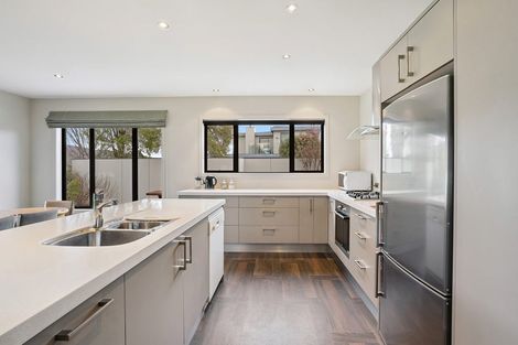 Photo of property in 14 De Bettencor Place, Mount Pisa, Cromwell, 9383