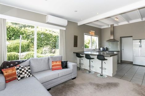 Photo of property in 37 Muritai Crescent, Havelock North, 4130