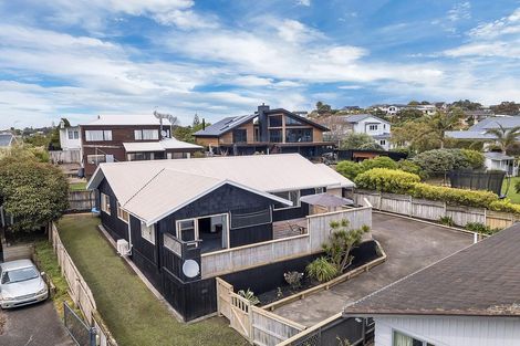 Photo of property in 2/108 Awaruku Road, Torbay, Auckland, 0630