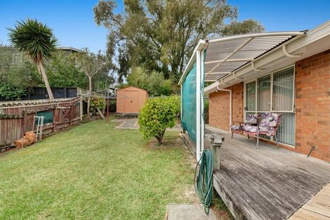 Photo of property in 5 Ian Marwick Place, Birkenhead, Auckland, 0626