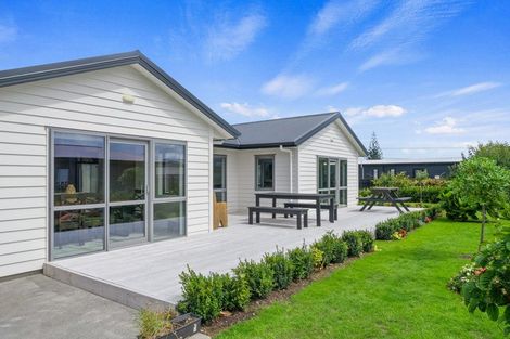 Photo of property in 55 Seagrass Place, Otaki Beach, Otaki, 5512