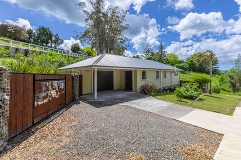 Photo of property in 5 Windsor Road, Waipawa, 4210