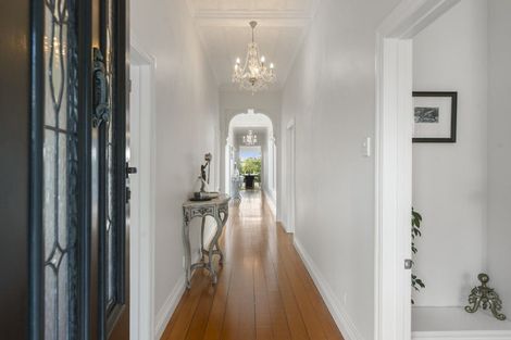 Photo of property in 11 Ewen Alison Avenue, Devonport, Auckland, 0624