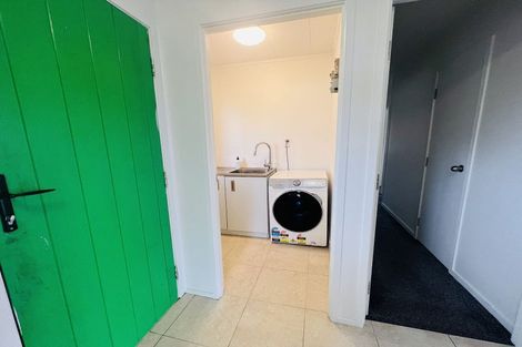 Photo of property in 391 Roscommon Road, Clendon Park, Auckland, 2103