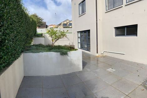 Photo of property in 19a Santa Monica Place, Goodwood Heights, Auckland, 2105