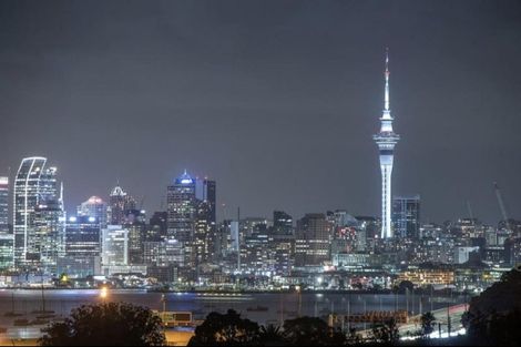 Photo of property in 5a Bruce Street, Northcote Point, Auckland, 0627