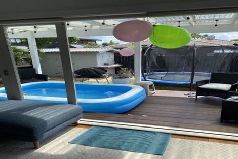 Photo of property in 1/135 Onewa Road, Northcote, Auckland, 0627